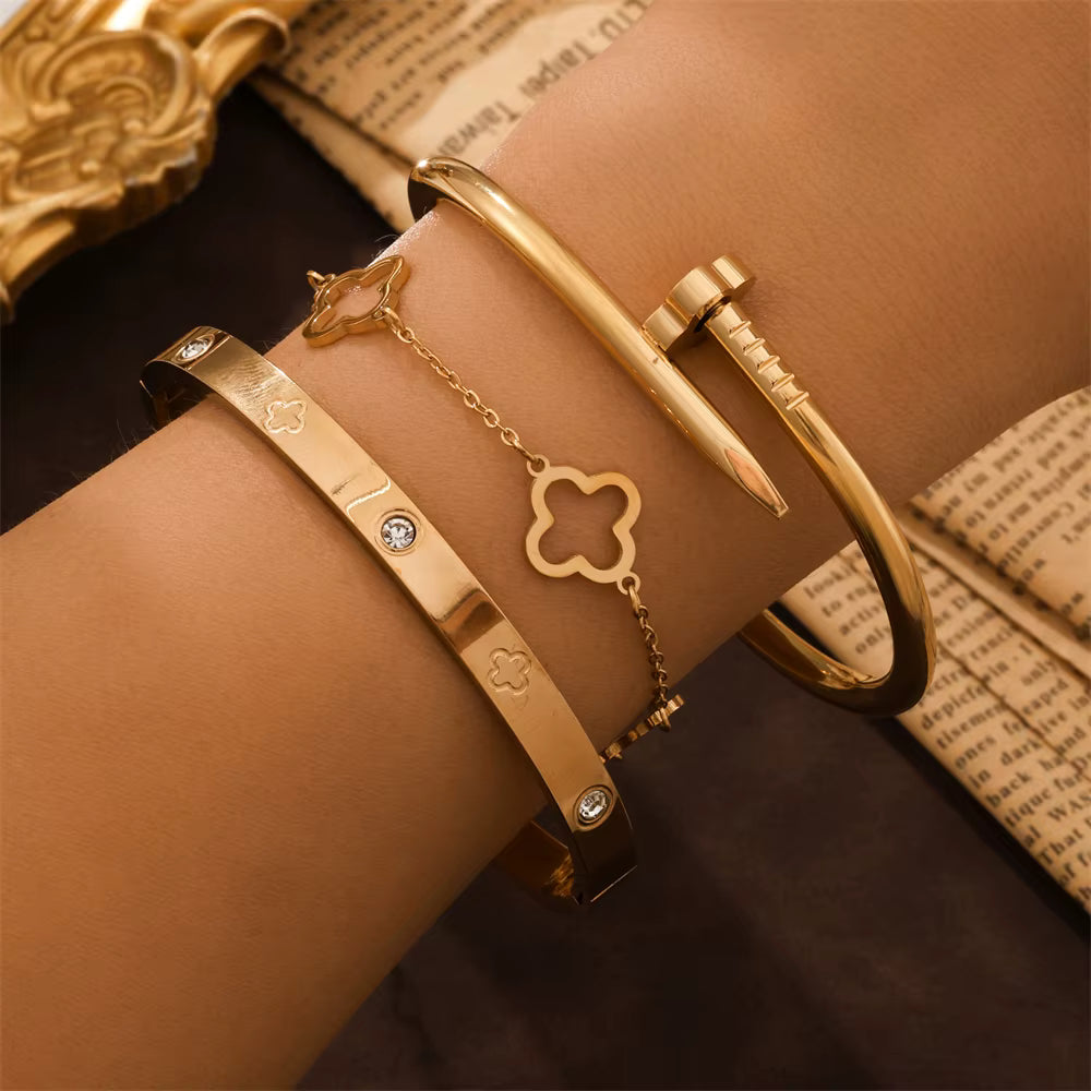 The Trinity Clover Bracelets - Gold